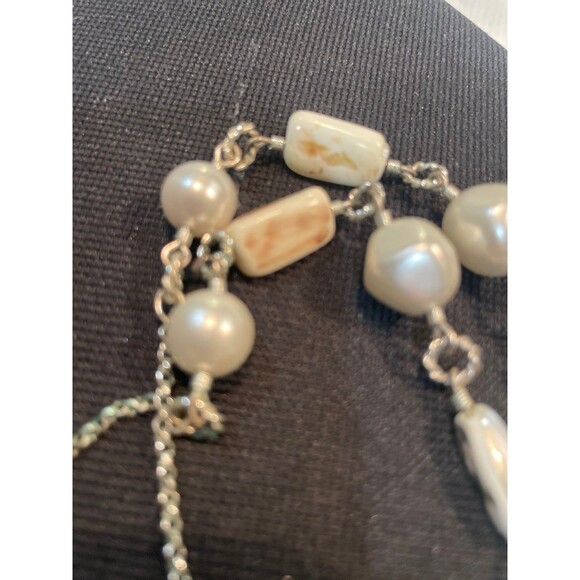 Avon Mother of Pearl Flower Abalone Shell Bead Necklace 16" - Picture 8 of 8